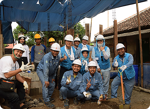 Echo Village 큰 이미지 2 : 임직원이 직접 참여하는 글로벌 봉사활동